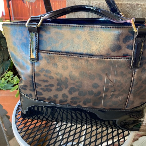 Nice Liz Claiborne bag $25 - Picture 2 of 2